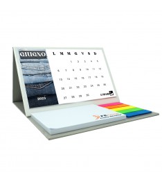 Set combinato da scrivania 3 in 1 con post it formato 100x75mm, segnapagina e calendario personalizzato con foto jeans a lato