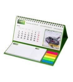 Calendario su base rigida verde con spirale, post-it e bandierine segnapagina