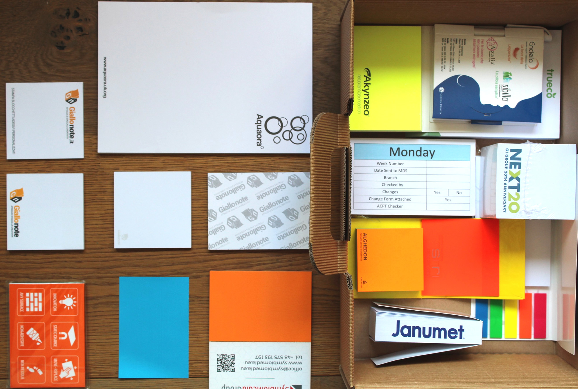 Post it in varie dimensioni e colori per ogni genere di pubblicità grafica