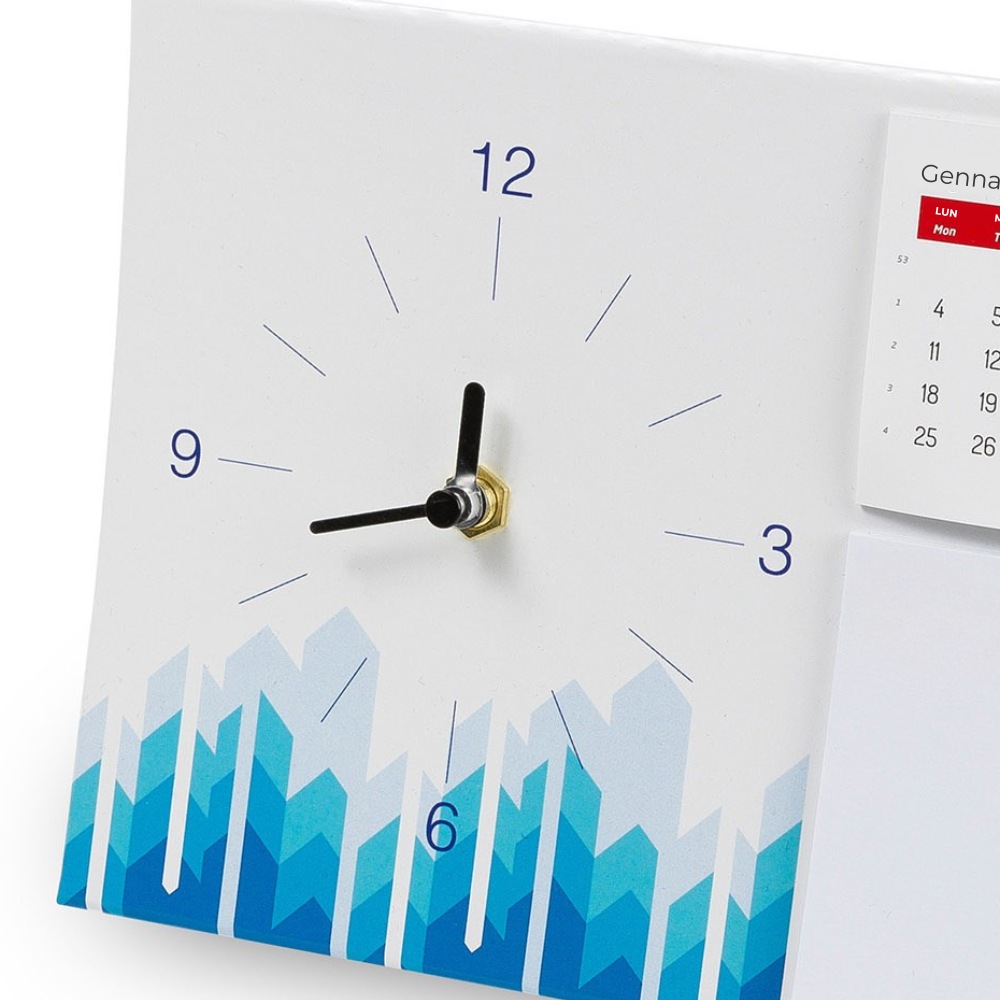 orologio al quarzo montato sulla copertina del calendario da tavolo