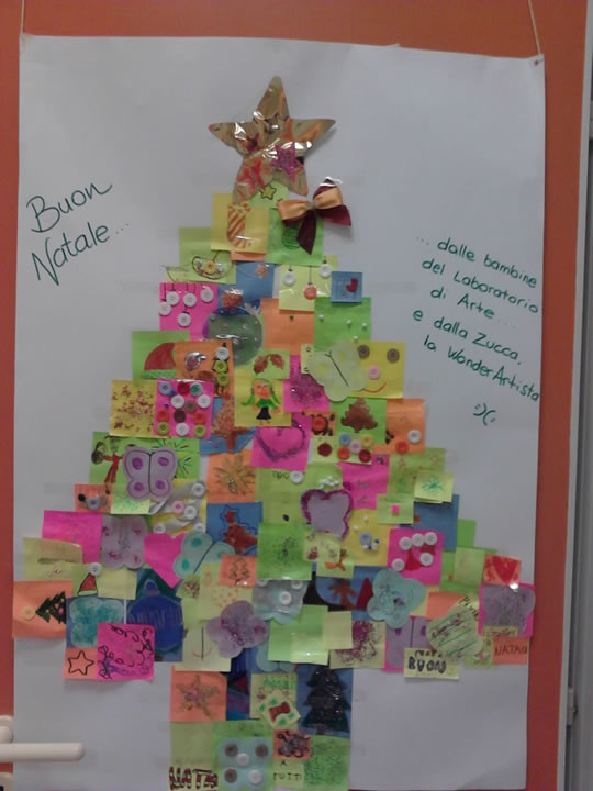 Disegno Albero Natale fatto dai bambini con i post it