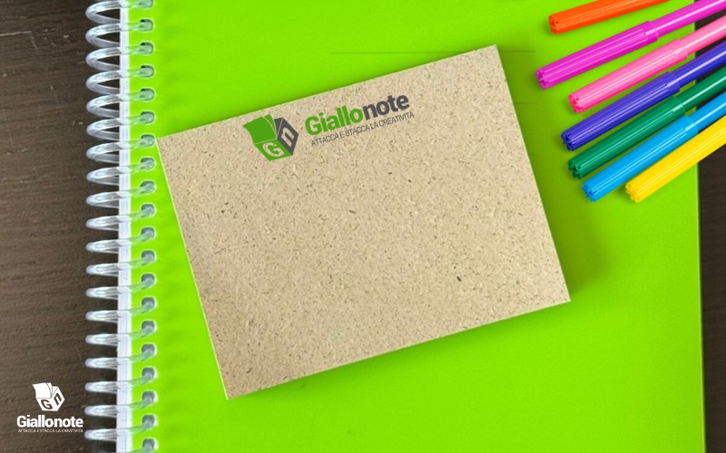 post-it in carta erba con logo Giallonote