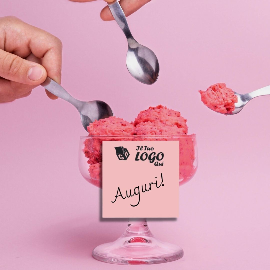 Esempio post-it rosa pastello su coppa gelato per appuntare mesaggi veloci di auguri