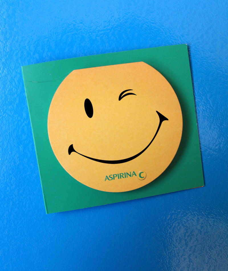 post-it con smile giallo